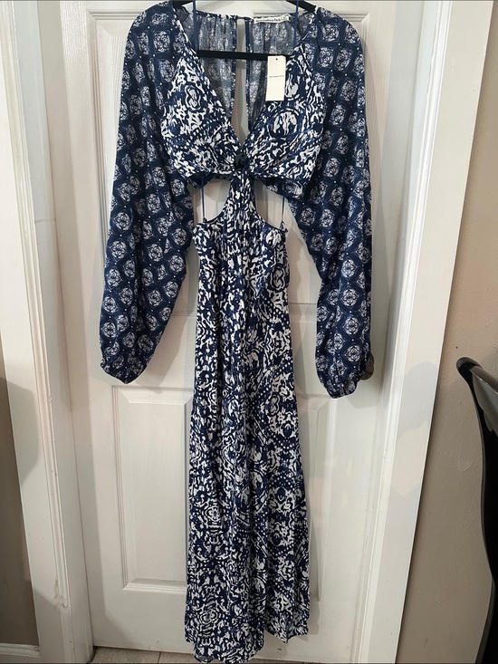 Abercrombie & Fitch Dresses & Skirts - Abercrombie and Fitch Navy & White Printed Cutout Maxi Dress Small Tall